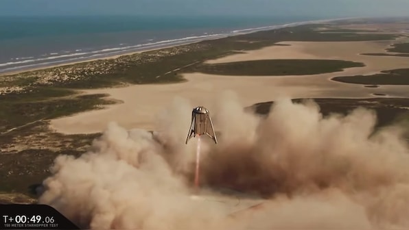 SpaceX's future Mars vessel Starhopper completes first Raptor engine flight test