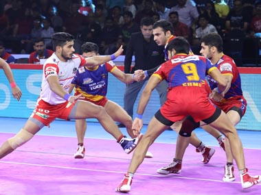 Pro Kabaddi 2019: Vikash Kandola stars as Haryana Steelers win; Bengal Warriors deny Gujarat Fortunegiants home victory Pro Kabaddi 2019: Vikash Kandola stars as Haryana Steelers win; Bengal Warriors deny Gujarat Fortunegiants home victory