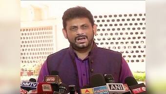 AIMIM's Mumbai MLA Waris Pathan taken into police custody after offering special prayer for Kashmir, Kolhapur flood victims