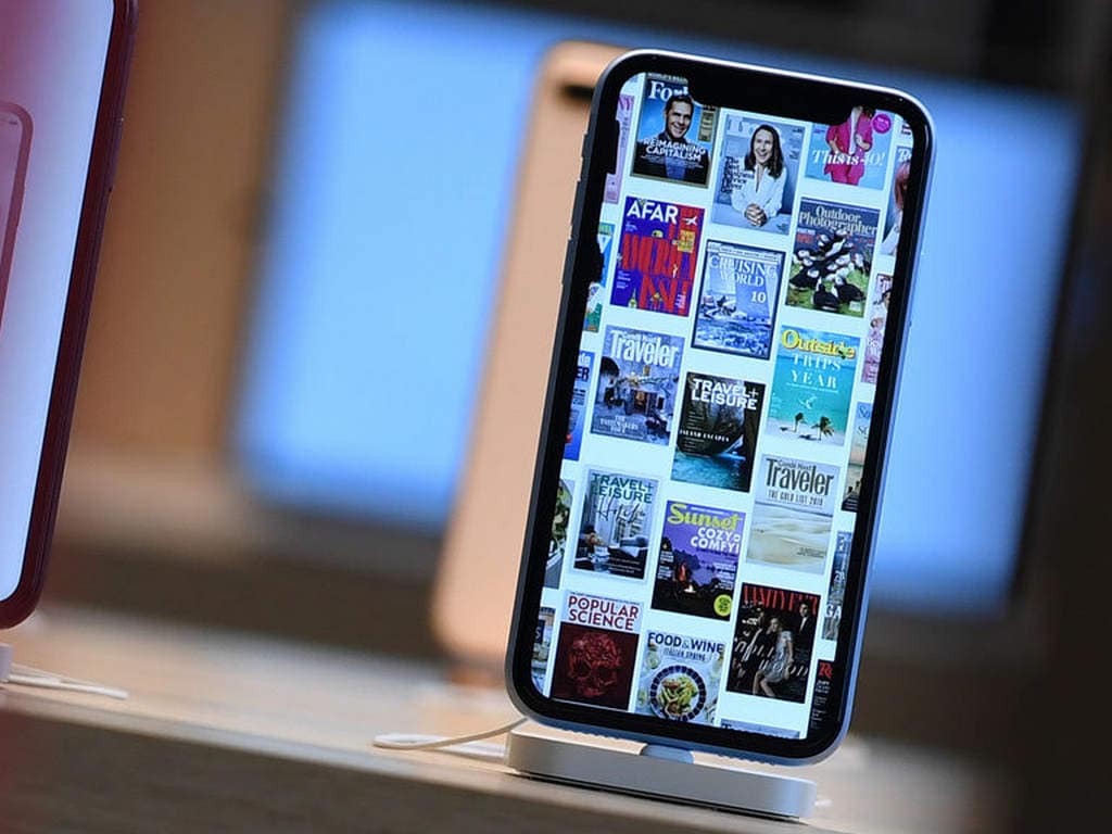 The suit claims that exposure from devices including iPhone 7, iPhone 8, iPhone X and recent Galaxy smartphone models exceeded the set limits. Image: Reuters 