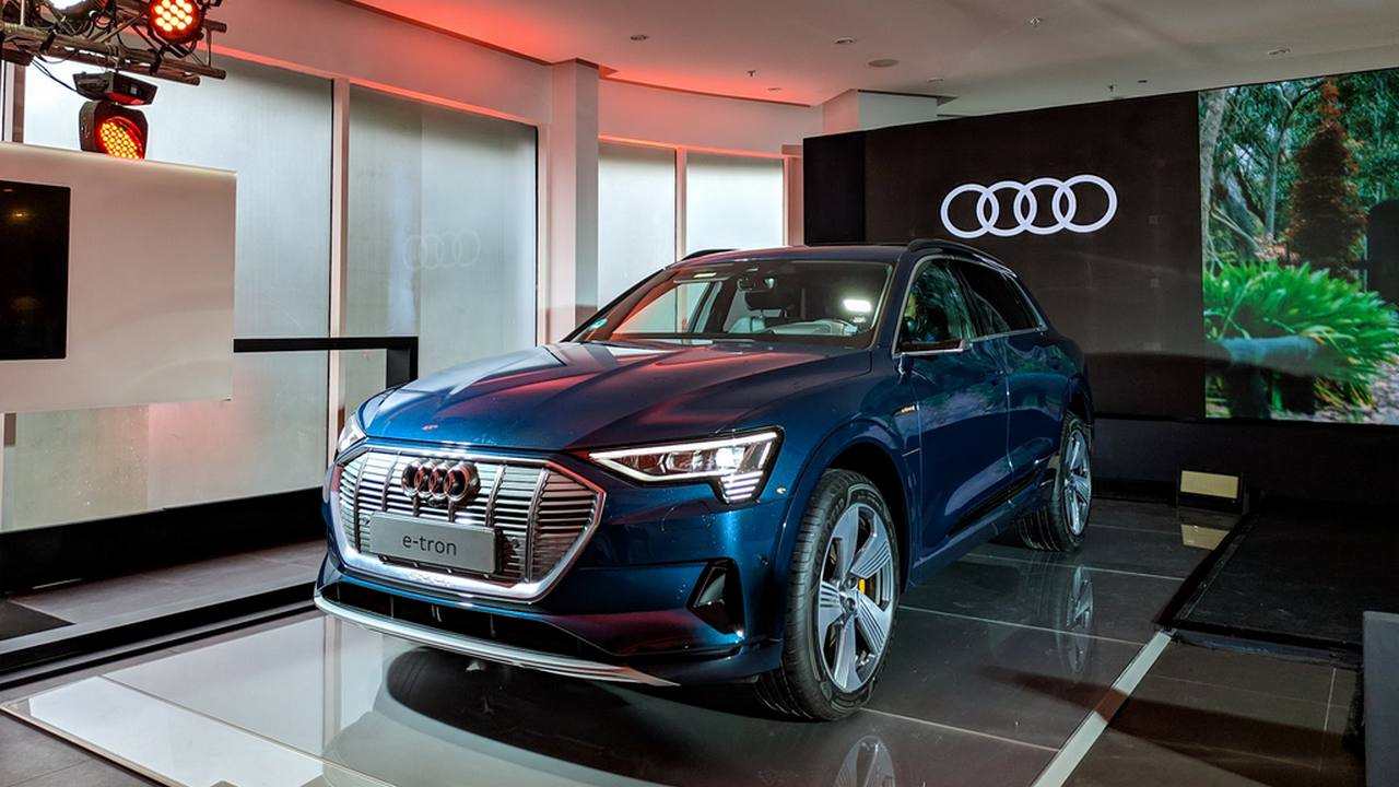 Audi India opens showroom that lets buyers customise their cars in AR and VR Audi India opens showroom that lets buyers customise their cars in AR and VR