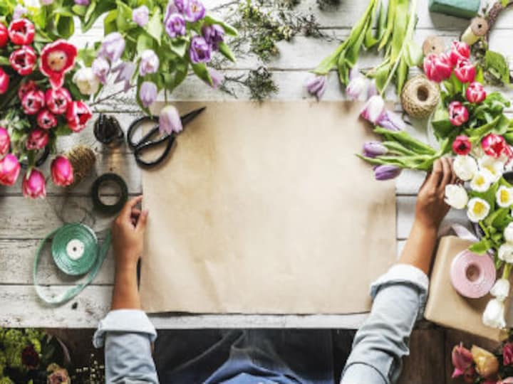 New research claims that arranging flowers can ease the pain for those suffering from fibromyalgia, a chronic pain disorder