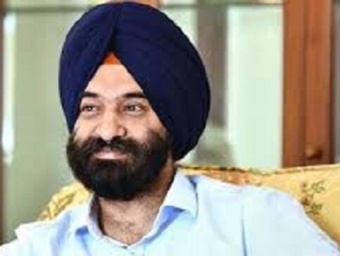 Manjinder S Sirsa challenges Karan Johar and other Bollywood celebs to prove his accusation wrong Manjinder S Sirsa challenges Karan Johar and other Bollywood celebs to prove his accusation wrong