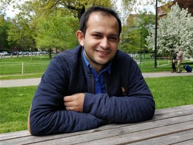 Sahitya Akademi awardee Tanuj Solanki on freedom, Article 370, and the irrelevance of the 'apolitical artist' Sahitya Akademi awardee Tanuj Solanki on freedom, Article 370, and the irrelevance of the 'apolitical artist'