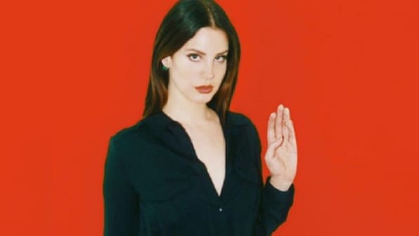 Lana Del Rey calls off her European tour due to unspecified illness, says she's lost her voice