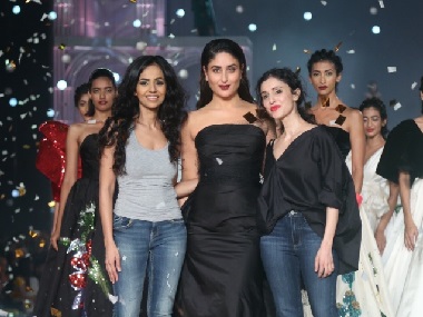 Lakme Fashion Week 2019: Kareena Kapoor Khan walks the ramp in black Gauri and Nainika gown Lakme Fashion Week 2019: Kareena Kapoor Khan walks the ramp in black Gauri and Nainika gown