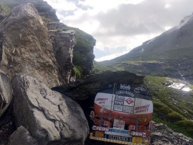 Monsoon update: Manali-Leh highway shut after fresh landslides hit Kullu; Yamuna's water level begins to recede in Delhi Monsoon update: Manali-Leh highway shut after fresh landslides hit Kullu; Yamuna's water level begins to recede in Delhi