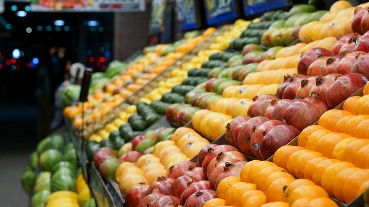 British supermarkets are going nude by striping plastic off the food in their shelves British supermarkets are going nude by striping plastic off the food in their shelves