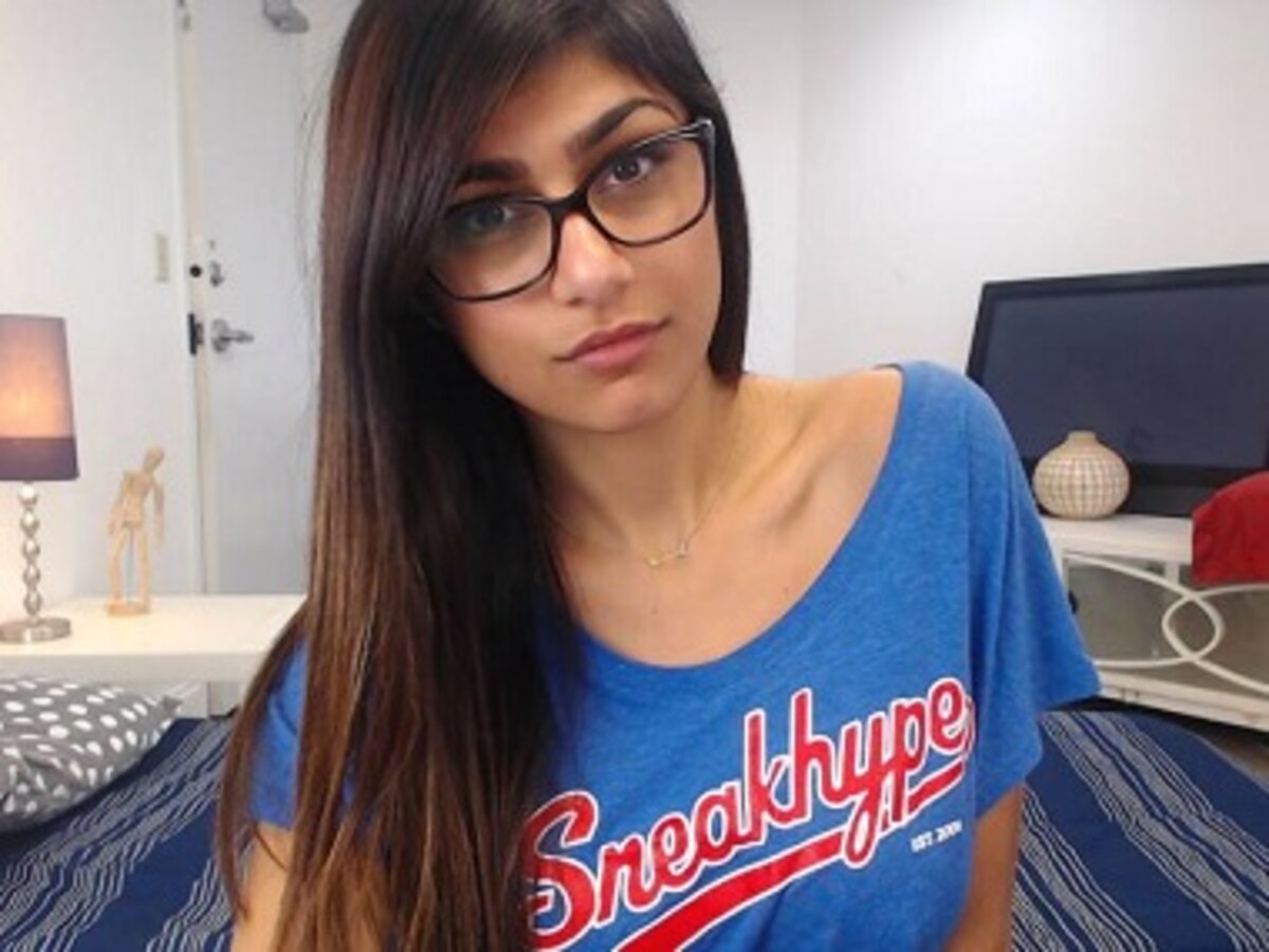 Mia Khalifa Adult Blue Picture - Mia Khalifa says she has earned very little money in her brief career as an  adult film actress-Entertainment News , Firstpost