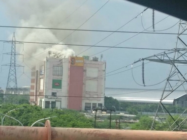 Major blaze breaks out at Noida's Spice World Mall in Sector 25; multiple tenders rushed to spot, say fire department officials Major blaze breaks out at Noida's Spice World Mall in Sector 25; multiple tenders rushed to spot, say fire department officials