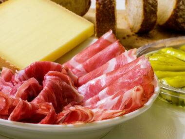 Scientists now believe that a ketogenic diet may help  stall the spread of certain types of cancer 