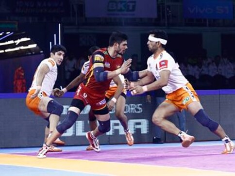 Pro Kabaddi 2019: Surjeet Singh stars in Puneri Paltan's easy win over Bengaluru Bulls Pro Kabaddi 2019: Surjeet Singh stars in Puneri Paltan's easy win over Bengaluru Bulls