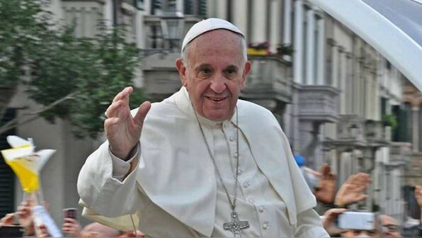Pope Francis presses Muslim dialogue in first papal visit to Bahrain