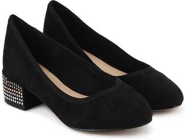 Need some wardrobe inspiration? Here's a guide to what you can buy on sale ahead of the festive season Need some wardrobe inspiration? Here's a guide to what you can buy on sale ahead of the festive season