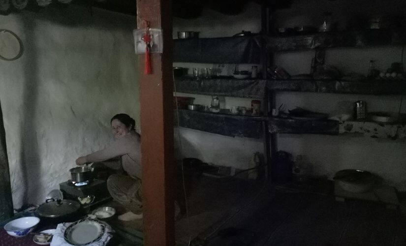 Nargis Auntie fixes a wholesome lunch for us in her kitchen in Passu. Image courtesy: Climate Stories Pakistan/National Geographic Society.