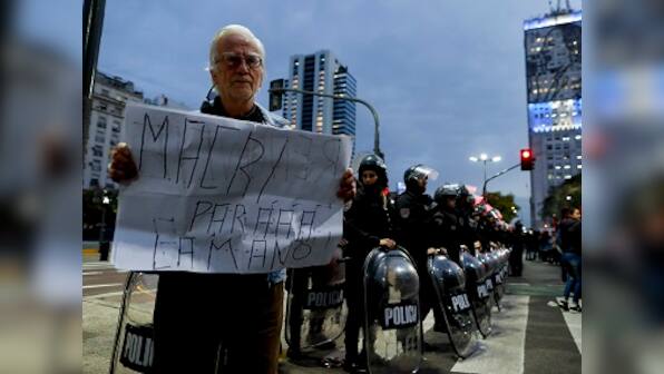 Protesters in Buenos Aires clash with police amid demands to declare a food emergency in Argentina