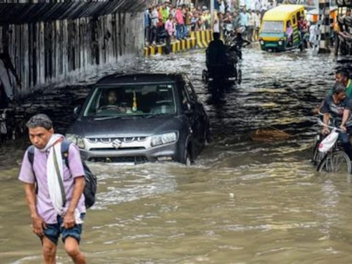 Uttar Pradesh: 14 dead, 8 injured today in rain-related incidents today, North Eastern Railway services disrupted