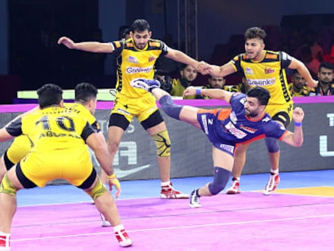 Pro Kabaddi 2019: Maninder Singh leads Bengal Warriors to close win against Telugu Titans; Jaipur Pink Panthers register first home victory Pro Kabaddi 2019: Maninder Singh leads Bengal Warriors to close win against Telugu Titans; Jaipur Pink Panthers register first home victory