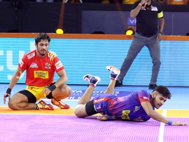 Pro Kabaddi 2019: League-leaders Dabang Delhi edge out Gujarat Fortunegiants; Patna Pirates beat hosts Puneri Paltan Pro Kabaddi 2019: League-leaders Dabang Delhi edge out Gujarat Fortunegiants; Patna Pirates beat hosts Puneri Paltan