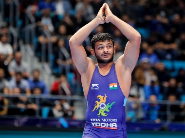Deepak Punia claims world number 1 spot in 86 kg, Vinesh Phogat jumps to second place in latest UWW rankings Deepak Punia claims world number 1 spot in 86 kg, Vinesh Phogat jumps to second place in latest UWW rankings