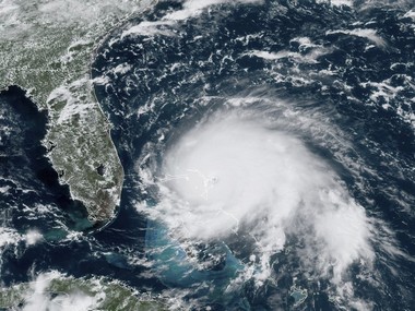 Hurricane Dorian strikes Bahamas with 295 kph winds; Florida, Carolinas keep a wary eye on dangerous Category 5 storm Hurricane Dorian strikes Bahamas with 295 kph winds; Florida, Carolinas keep a wary eye on dangerous Category 5 storm