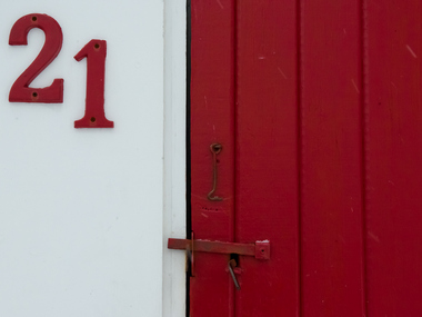 Low-price fashion chain Forever 21 files for bankruptcy; to close up to 178 international stores Low-price fashion chain Forever 21 files for bankruptcy; to close up to 178 international stores