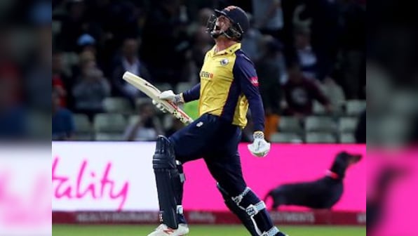 T20 Blast: Captain Simon Harmer's all-round performance helps Essex beat Worcestershire in dramatic final