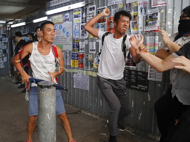 Fights in streets, malls signal deepening polarisation between Beijing supporters, pro-democracy groups in 15th week of Hong Kong unrest Fights in streets, malls signal deepening polarisation between Beijing supporters, pro-democracy groups in 15th week of Hong Kong unrest