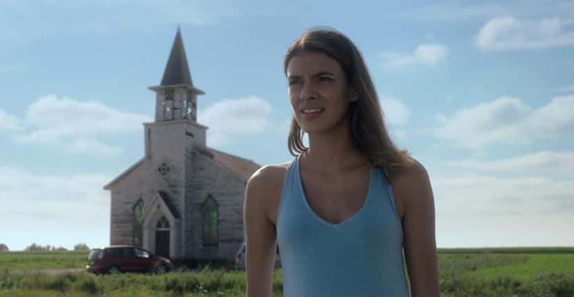 Laysla De Oliveira as Becky Demuth in In the Tall Grass | Netflix
