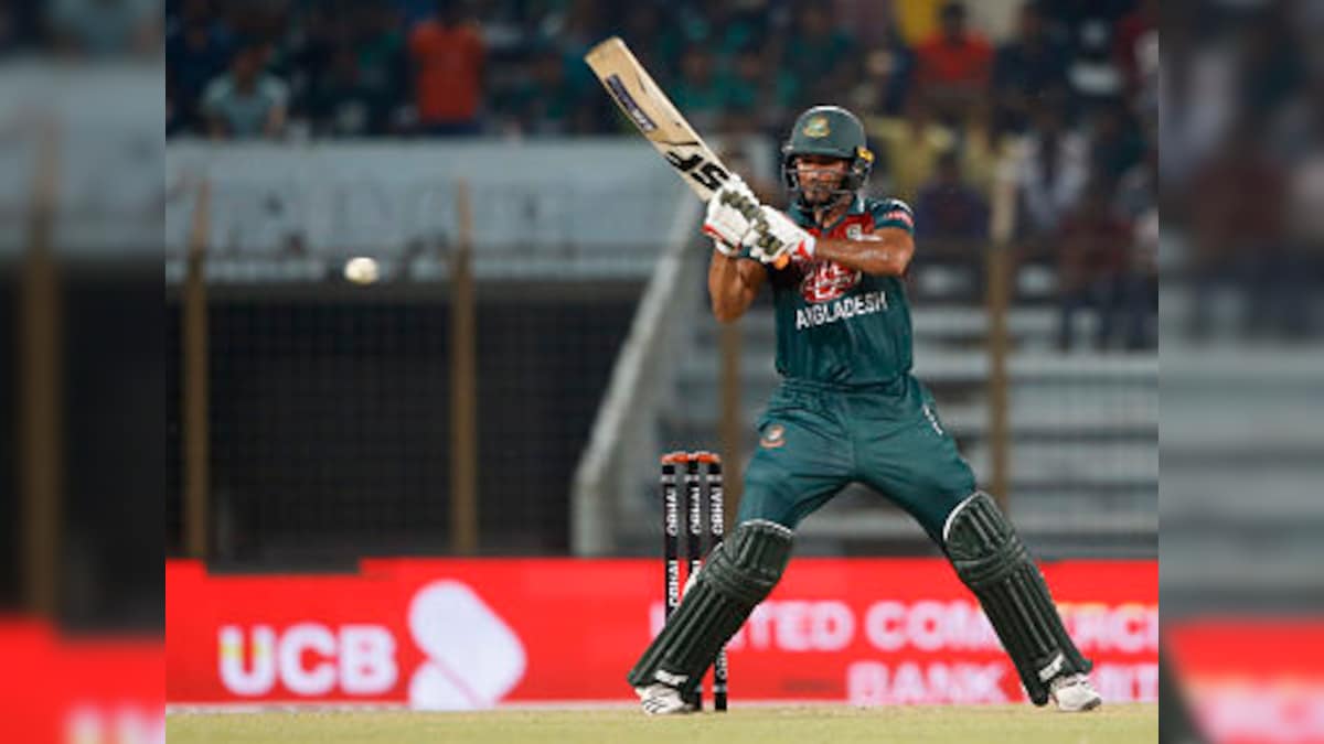 Tri-nation T20I series: Mahmudullah's quick-fire half-century, bowlers send Zimbabwe packing; set-up summit clash against Afghanistan