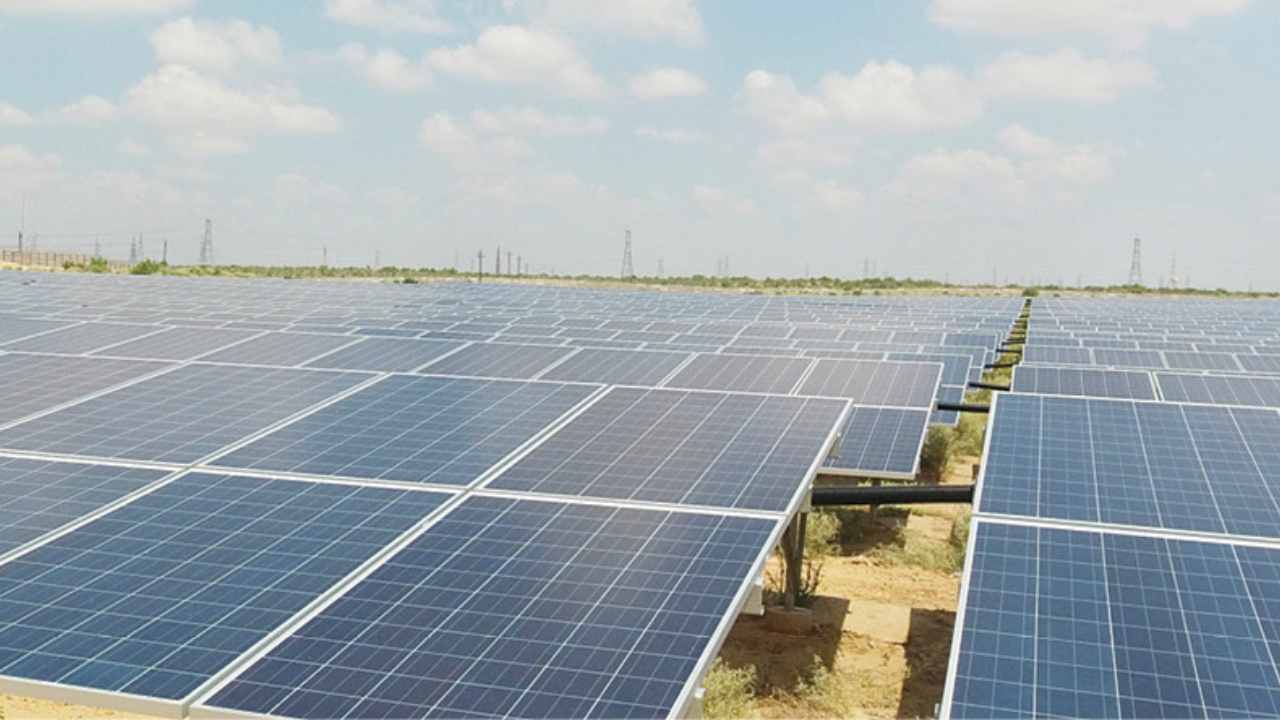 India reaches solar power target four years ahead of schedule, sets new goal for 2022 India reaches solar power target four years ahead of schedule, sets new goal for 2022