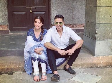 Akshay Kumar teams up with B Praak, Ammy Virk for first music video Filhaal, begins shooting at St. Xavier's, Mumbai Akshay Kumar teams up with B Praak, Ammy Virk for first music video Filhaal, begins shooting at St. Xavier's, Mumbai