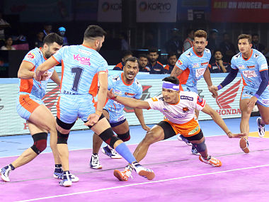 Pro Kabaddi 2019: Dabang Delhi clinch convincing win over Tamil Thalaivas; Bengal Warriors seal narrow victory against Puneri Paltan Pro Kabaddi 2019: Dabang Delhi clinch convincing win over Tamil Thalaivas; Bengal Warriors seal narrow victory against Puneri Paltan