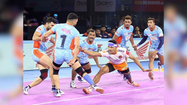 Pro Kabaddi 2019: Dabang Delhi clinch convincing win over Tamil Thalaivas; Bengal Warriors seal narrow victory against Puneri Paltan