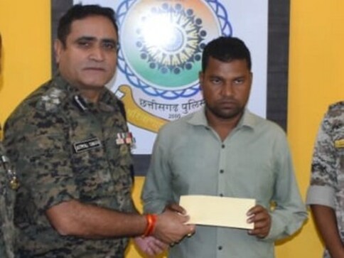 Maoist commander who helped plan 2017 Sukma attack on CRPF jawans surrenders before Chhattisgarh Police Maoist commander who helped plan 2017 Sukma attack on CRPF jawans surrenders before Chhattisgarh Police