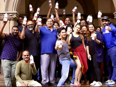 Narendra Modi lauds Varun Dhawan, Sara Ali Khan's Coolie No 1 for going plastic-free on set, calls it 'super gesture' Narendra Modi lauds Varun Dhawan, Sara Ali Khan's Coolie No 1 for going plastic-free on set, calls it 'super gesture'