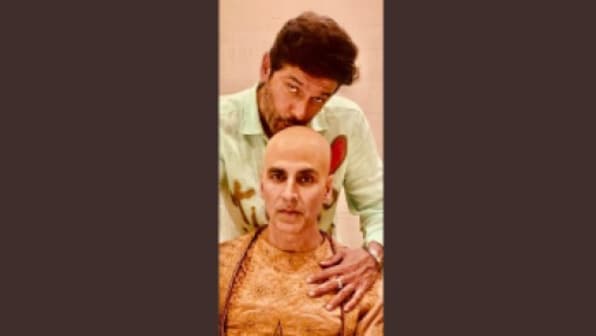 Housefull 4: Akshay Kumar trolls Chunky Panday for comparing Batman and Joker to Bala, Aakhri Pasta
