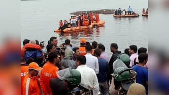 Daily Bulletin: SC to hear pleas against abrogation of Article 370; Toll rises to 11 in AP boat accident; day's top stories
