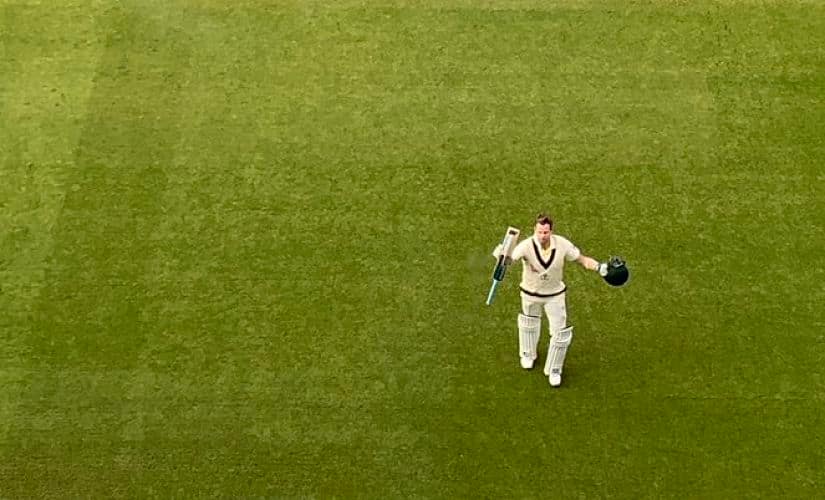 Steve Smith walks back to the pavilion after scoring 211. Image courtesy: Twitter/@meljones_33