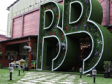 Bigg Boss 13: Production designer Omung Kumar introduces 'BB Museum', conducts tour of the vibrant house Bigg Boss 13: Production designer Omung Kumar introduces 'BB Museum', conducts tour of the vibrant house