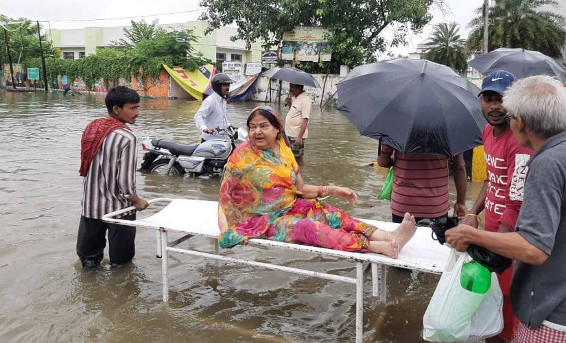 A patient outside Indira Gandhi Institute of Medical Sciences in Patna. Image by Saurav Kumar