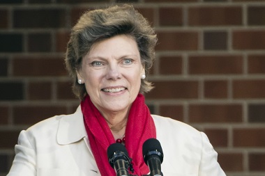 Cokie Roberts dies at 75: US political journalist succumbs to complications from breast cancer Cokie Roberts dies at 75: US political journalist succumbs to complications from breast cancer