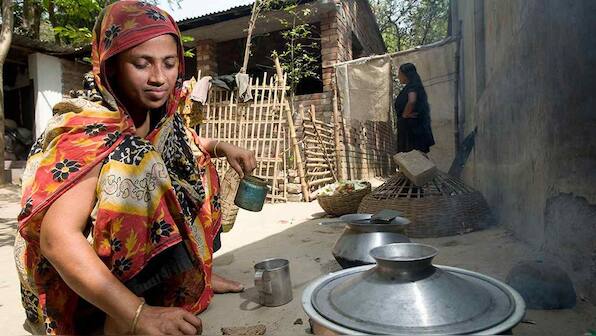 Rural Bangladeshis shoulder the responsibilities for adapting with climate change: study