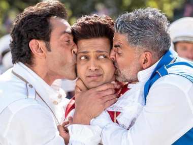 Housefull 4 first song 'Ek Chumma' sees Akshay, Bobby, Riteish dance around London in colourful kilts Housefull 4 first song 'Ek Chumma' sees Akshay, Bobby, Riteish dance around London in colourful kilts