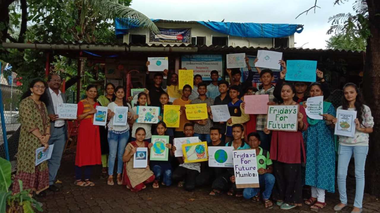 A group of people striking for the climate in india. image credit: Twitter 