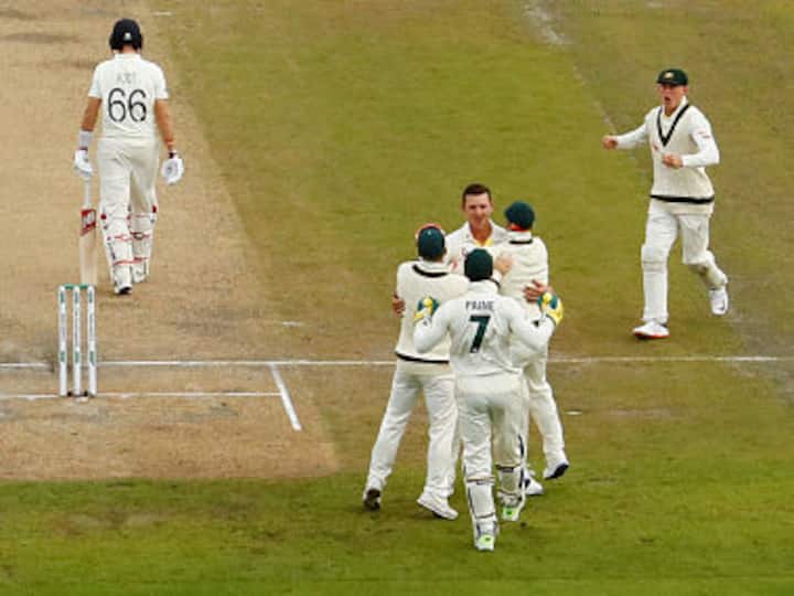 Ashes 2019: Late Josh Hazlewood burst leaves England in trouble and five down in fourth Test