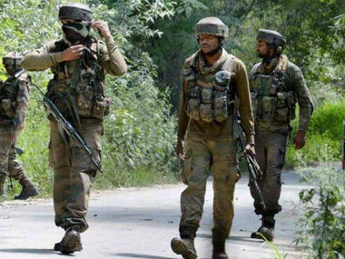 Pakistan violates ceasefire along LoC in Jammu and Kashmir’s Poonch; no casualties reported on Indian side, says defence official Pakistan violates ceasefire along LoC in Jammu and Kashmir’s Poonch; no casualties reported on Indian side, says defence official