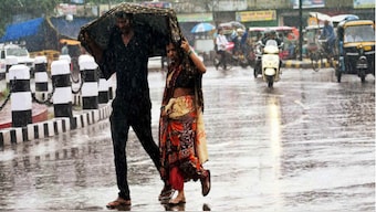 Heavy rains lash parts of Delhi; IMD predicts more showers likely during the day