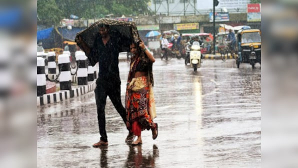 IMD predicts heavy rainfall over Jammu and Kashmir, Himachal Pradesh; shallow fog to engulf Delhi throughout the day