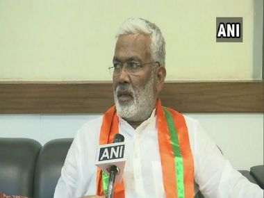 Akhilesh Yadav is using Mulayam Singh Yadav to shield Azam Khan, alleges UP minister Swatantra Dev Singh Akhilesh Yadav is using Mulayam Singh Yadav to shield Azam Khan, alleges UP minister Swatantra Dev Singh